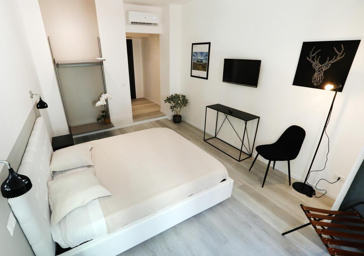 B&B Boutique Four Rooms 바리 외부 사진
